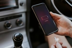 <strong>Is Replacing Your iPhone Battery Worth It? A Cost-Benefit Analysis and DIY vs. Pro Repair Options</strong>